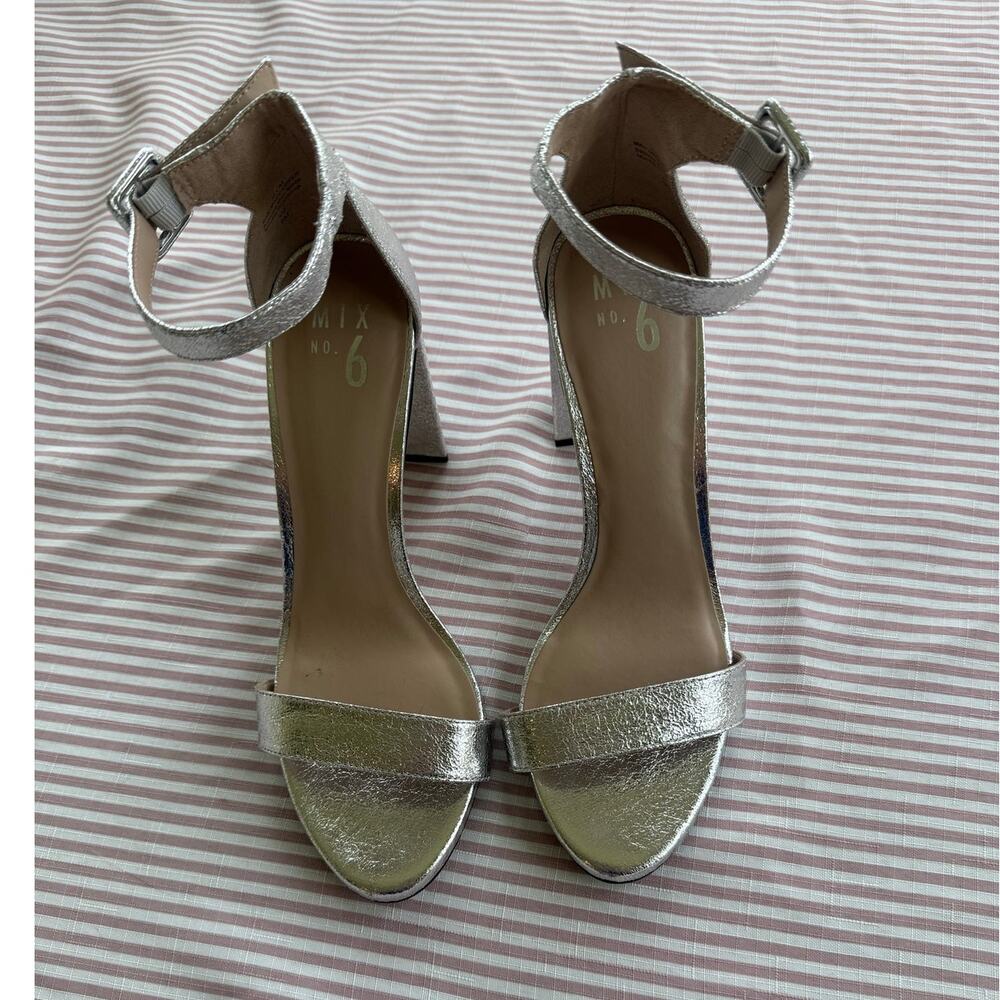 Mix No. 6 Women's Silver Strappy Block Heels Size 9M Party Shoes Prom Homecoming